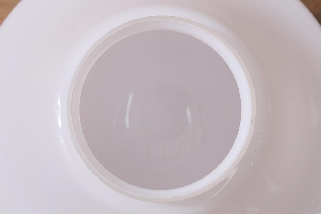 アンティーク照明　大振りサイズ　レトロな乳白色のガラスシェード照明(吊り下げ照明、天井照明)(R-041376)