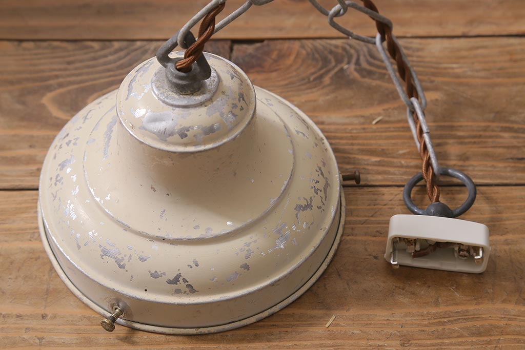 アンティーク照明　大振りサイズ　レトロな乳白色のガラスシェード照明(吊り下げ照明、天井照明)(R-041376)