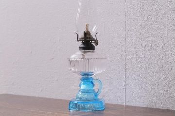 アンティーク雑貨　昭和レトロ　平芯3分芯　箱付き　ブルーのガラスが素敵なオイルランプ(照明、灯油ランプ)(R-041383)