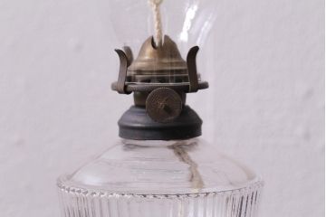 アンティーク雑貨　昭和レトロ　平芯3分芯　箱付き　ブルーのガラスが素敵なオイルランプ(照明、灯油ランプ)(R-041383)