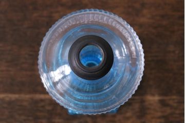 アンティーク雑貨　昭和レトロ　平芯3分芯　箱付き　ブルーのガラスが素敵なオイルランプ(照明、灯油ランプ)(R-041383)