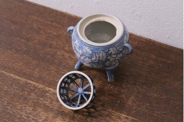 アンティーク雑貨　大正昭和初期　在銘　古い染付香炉(作家物)(R-041387)