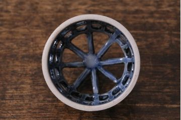 アンティーク雑貨　大正昭和初期　在銘　古い染付香炉(作家物)(R-041387)