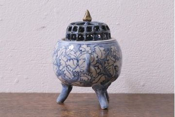 アンティーク雑貨　大正昭和初期　在銘　古い染付香炉(作家物)(R-041387)