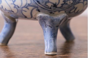 アンティーク雑貨　大正昭和初期　在銘　古い染付香炉(作家物)(R-041387)