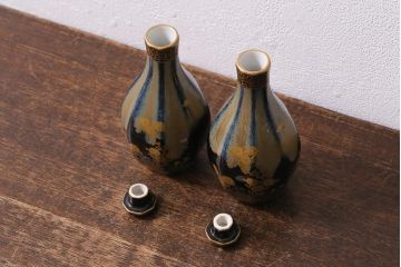 アンティーク雑貨　大正昭和初期　九谷美山　花蝶文色絵金彩徳利2点セット(酒器、とっくり)(R-041388)