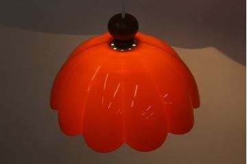 ビンテージ照明　レトロポップなデザインが愛らしいオレンジ色の吊り下げ照明(シェード、ペンダントライト、天井照明)(R-041414)