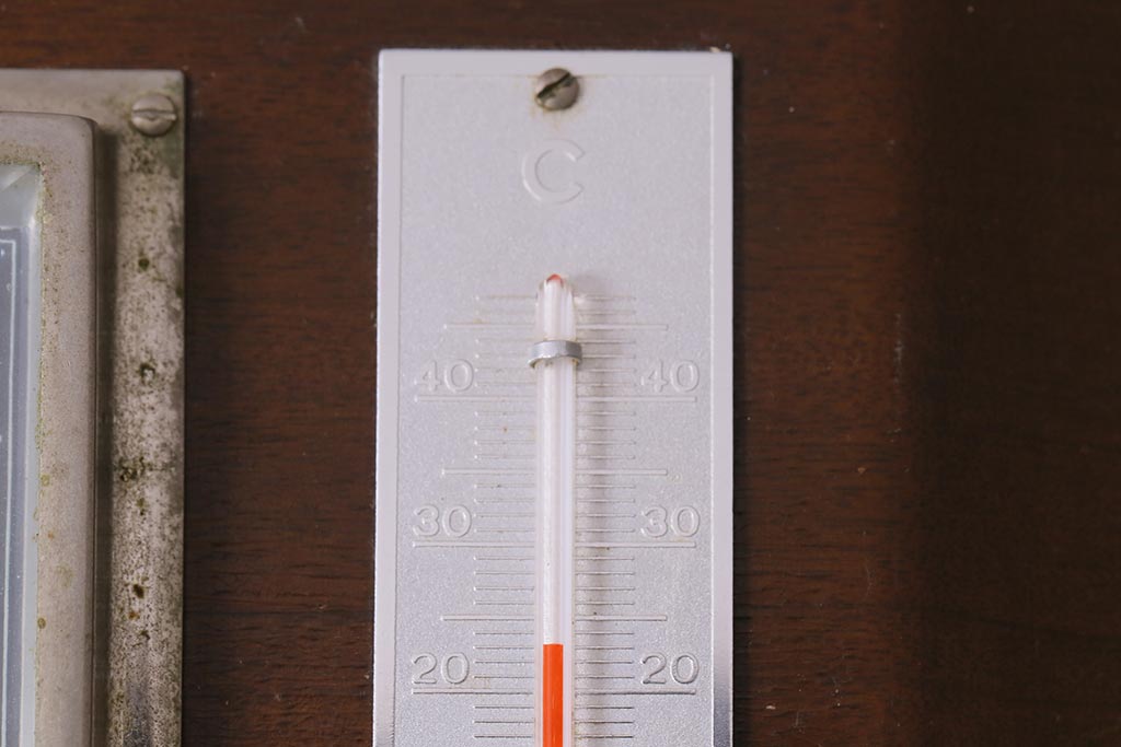 ヴィンテージ雑貨　木製　フランスビンテージの置き型バロメーター(気圧計、温度計、ディスプレイ雑貨)(R-041427)