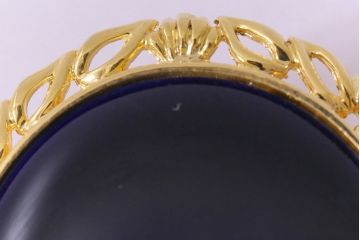 中古　フランス　LIMOGES CASTEL(リモージュキャッスル)　磁器製のシックなブローチ(アクセサリー)(R-041432)