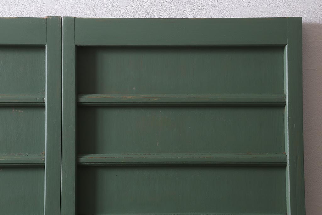 アンティーク建具　大正～昭和初期　ペイント　幅狭　グリーンカラーがおしゃれな舞良戸2枚セット　(R-041439)