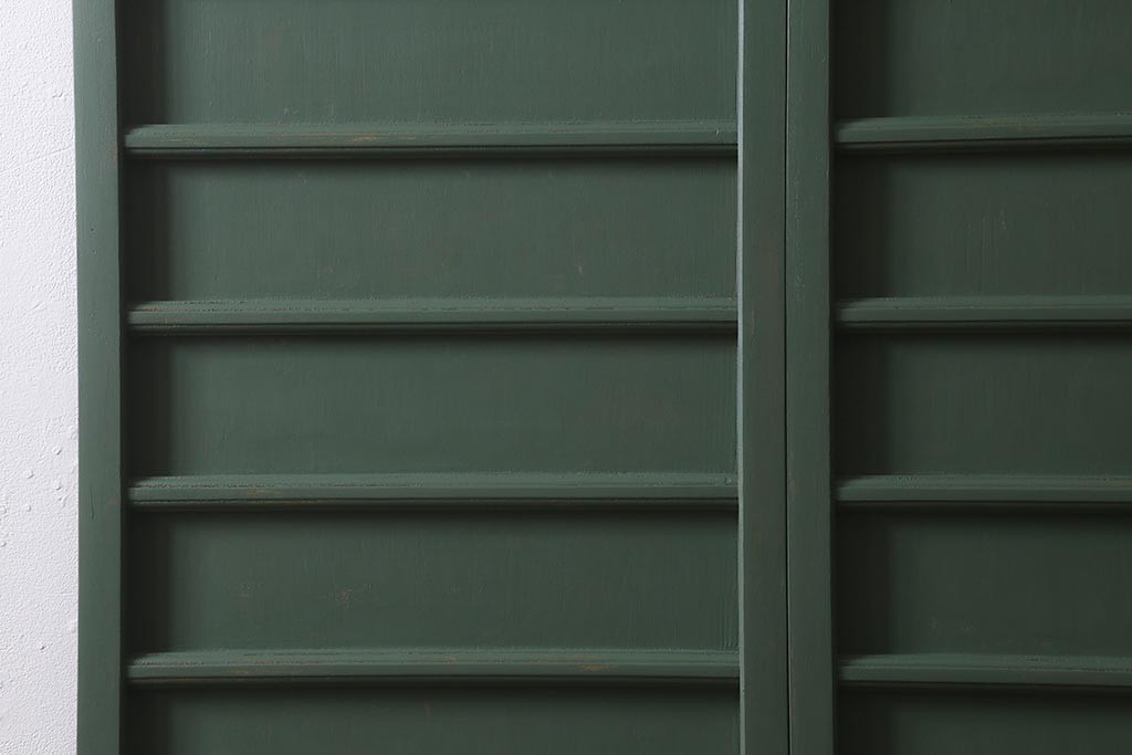 アンティーク建具　大正～昭和初期　ペイント　幅狭　グリーンカラーがおしゃれな舞良戸2枚セット　(R-041439)