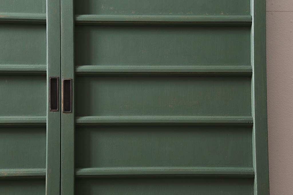 アンティーク建具　大正～昭和初期　ペイント　幅狭　グリーンカラーがおしゃれな舞良戸2枚セット　(R-041439)