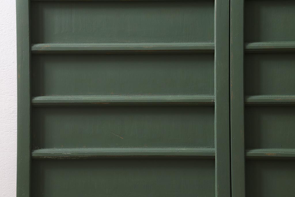 アンティーク建具　大正～昭和初期　ペイント　幅狭　グリーンカラーがおしゃれな舞良戸2枚セット　(R-041439)