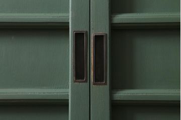 アンティーク建具　大正～昭和初期　ペイント　幅狭　グリーンカラーがおしゃれな舞良戸2枚セット　(R-041439)