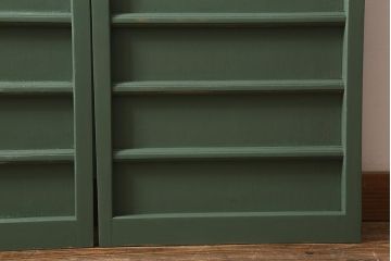 アンティーク建具　大正～昭和初期　ペイント　幅狭　グリーンカラーがおしゃれな舞良戸2枚セット　(R-041439)