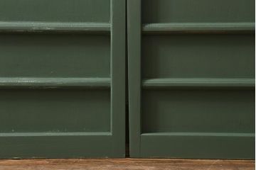 アンティーク建具　大正～昭和初期　ペイント　幅狭　グリーンカラーがおしゃれな舞良戸2枚セット　(R-041439)