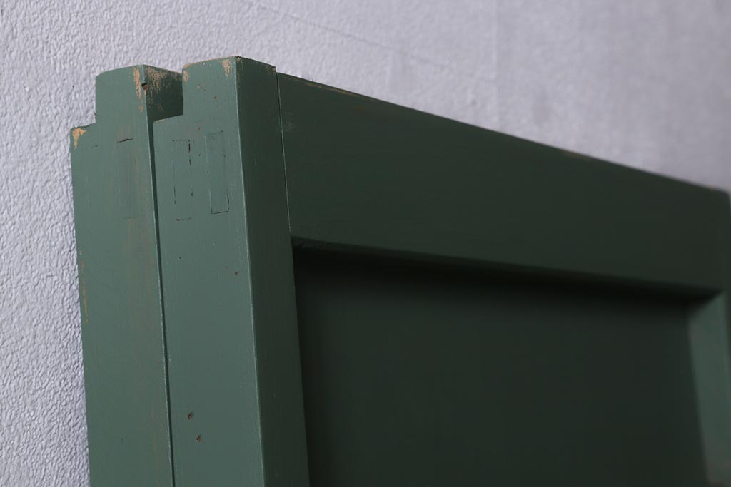 アンティーク建具　大正～昭和初期　ペイント　幅狭　グリーンカラーがおしゃれな舞良戸2枚セット　(R-041439)