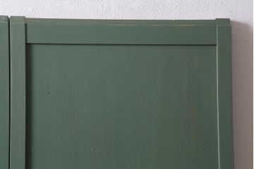 アンティーク建具　大正～昭和初期　ペイント　幅狭　グリーンカラーがおしゃれな舞良戸2枚セット　(R-041439)