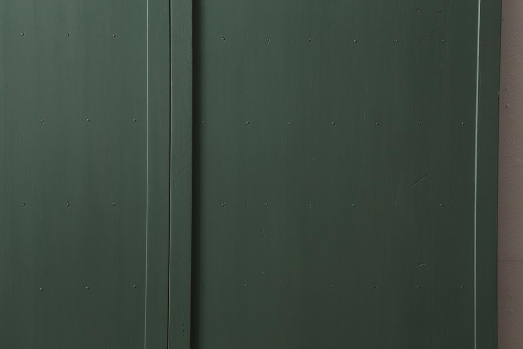 アンティーク建具　大正～昭和初期　ペイント　幅狭　グリーンカラーがおしゃれな舞良戸2枚セット　(R-041439)