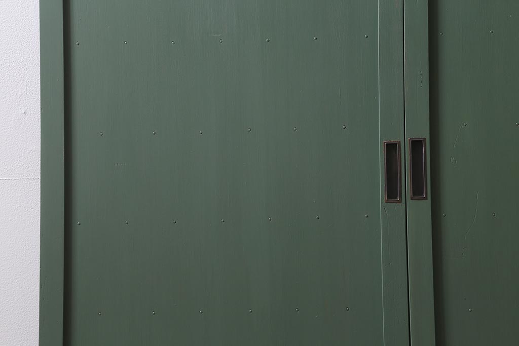 アンティーク建具　大正～昭和初期　ペイント　幅狭　グリーンカラーがおしゃれな舞良戸2枚セット　(R-041439)