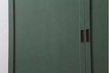 アンティーク建具　大正～昭和初期　ペイント　幅狭　グリーンカラーがおしゃれな舞良戸2枚セット　(R-041439)