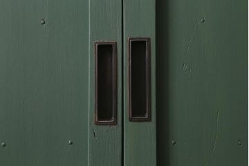 アンティーク建具　大正～昭和初期　ペイント　幅狭　グリーンカラーがおしゃれな舞良戸2枚セット　(R-041439)