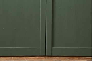 アンティーク建具　大正～昭和初期　ペイント　幅狭　グリーンカラーがおしゃれな舞良戸2枚セット　(R-041439)