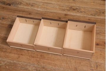 ラフジュ工房オリジナル　古金具リメイク　前板栗材　ヒノキ材　落ち着いた和の雰囲気漂う小引き出し(小物収納、サイドチェスト)(R-041445)