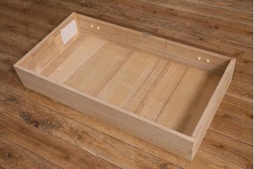 中古　伝統工芸品　隠し付き　繊細な意匠金具が目を引く加茂総桐箪笥のワードローブ(総桐たんす、洋服タンス、衣装タンス)(定価約120万円)(R-041446)