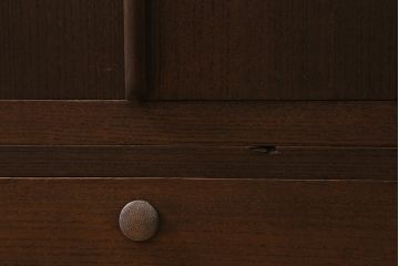 中古　伝統工芸品　隠し付き　繊細な意匠金具が目を引く加茂総桐箪笥のワードローブ(総桐たんす、洋服タンス、衣装タンス)(定価約120万円)(R-041446)