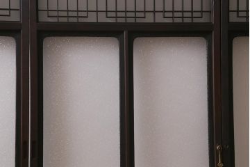 アンティーク建具　昭和初期　ダイヤガラス・すりガラス入り　凝ったデザインの組子がお洒落なガラス戸4枚セット(窓、書院戸、引き戸)(R-041447)