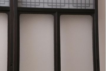 アンティーク建具　昭和初期　ダイヤガラス・すりガラス入り　凝ったデザインの組子がお洒落なガラス戸4枚セット(窓、書院戸、引き戸)(R-041447)