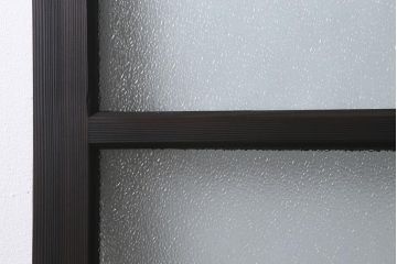 アンティーク建具　昭和初期　腰板ケヤキ材　ダイヤガラス入り　上手物!落ち着いた色合いのレトロなガラス戸2枚セット(引き戸)(R-041450)