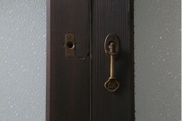 アンティーク建具　昭和初期　腰板ケヤキ材　ダイヤガラス入り　上手物!落ち着いた色合いのレトロなガラス戸2枚セット(引き戸)(R-041450)