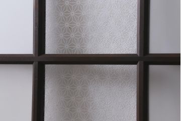 アンティーク建具　昭和初期　すりガラス・当店オリジナルガラス入り　麻の葉模様がお洒落なアクセントのガラス戸4枚セット(引き戸)(R-041451)