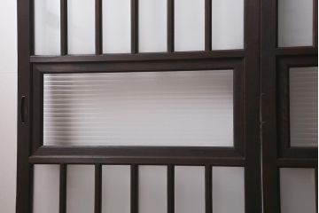 アンティーク建具　昭和初期　モールガラス・すりガラス入り　落ち着いた雰囲気のレトロなガラス戸4枚セット(引き戸)(R-041453)