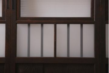 アンティーク建具　昭和初期　モールガラス・すりガラス入り　落ち着いた雰囲気のレトロなガラス戸4枚セット(引き戸)(R-041453)