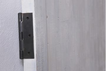 和製アンティーク建具　昭和中期　ペイント　やさしい色合いの木製ドア(扉、開き戸、建具)(R-041455)