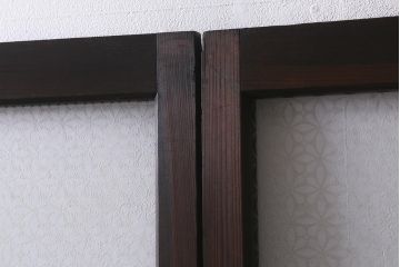 アンティーク建具　和製アンティーク　昭和初期　すりガラス・当店オリジナルガラス　変わり花菱模様のガラスがレトロなガラス戸2枚セット(引き戸、建具)(R-041456)