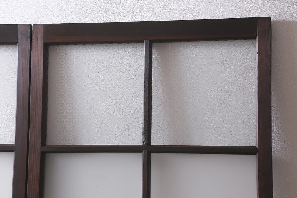 アンティーク建具　和製アンティーク　昭和初期　すりガラス・当店オリジナルガラス　変わり花菱模様のガラスがレトロなガラス戸2枚セット(引き戸、建具)(R-041456)