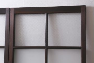 アンティーク建具　和製アンティーク　昭和初期　すりガラス・当店オリジナルガラス　変わり花菱模様のガラスがレトロなガラス戸2枚セット(引き戸、建具)(R-041456)