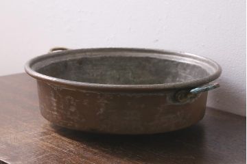 アンティーク雑貨　シャビーな風合いがおしゃれなフランスアンティークの銅鍋(パン、両手鍋)(R-041457)