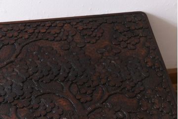 中古　伝統工芸　軽井沢彫り　咲き誇る桜の彫りが見事なサイドテーブル(リビングテーブル、センターテーブル、座卓)(R-041459)