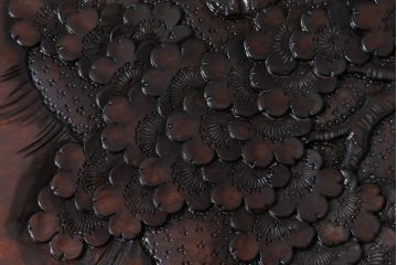 中古　伝統工芸　軽井沢彫り　咲き誇る桜の彫りが見事なサイドテーブル(リビングテーブル、センターテーブル、座卓)(R-041459)