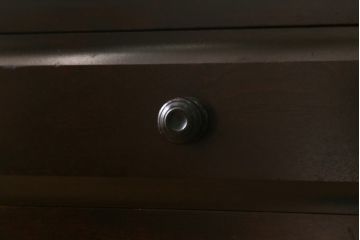 中古　北海道民芸家具　天板樺無垢材　大振りな食器棚をリメイクした上品な収納棚(食器棚、サイドボード)(R-041461)