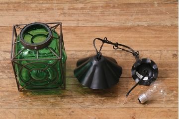 海外ヴィンテージ　アイアンフレーム　吹きガラス　グリーンの色ガラスがおしゃれなペンダントライト(ビンテージ)(R-041466)