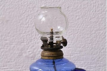 アンティーク雑貨　明治大正期　持ち手付き　青ガラスがおしゃれな豆ランプ(オイルランプ、和ガラス)(R-041471)