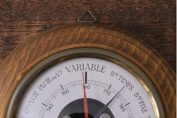 ヴィンテージ雑貨　木製　ビンテージスタイルにぴったりなフランス製の気圧計(バロメーター、ディスプレイ雑貨)(R-041473)