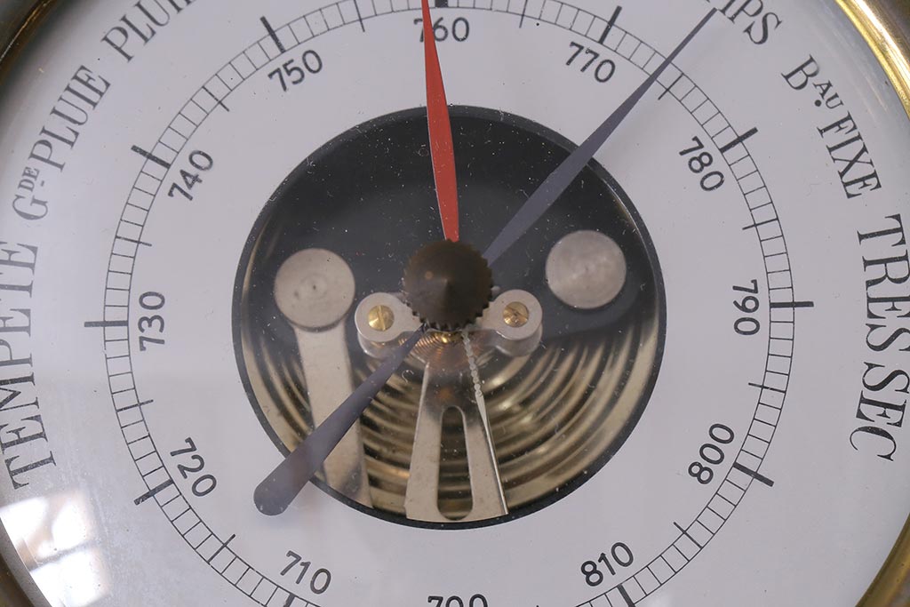 ヴィンテージ雑貨　木製　ビンテージスタイルにぴったりなフランス製の気圧計(バロメーター、ディスプレイ雑貨)(R-041473)