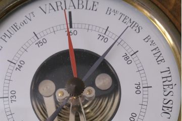 ヴィンテージ雑貨　木製　ビンテージスタイルにぴったりなフランス製の気圧計(バロメーター、ディスプレイ雑貨)(R-041473)